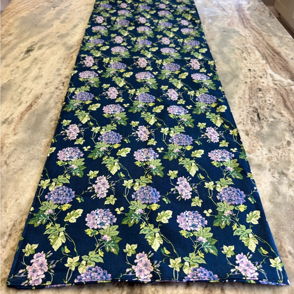 Chic Floral Table Runner - Picture 3 of 4